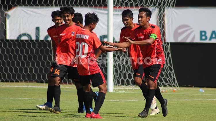 Perseden Denpasar kalahkan Persemar Martapura 4-1 di Gresik, Minggu (6/2/2022). (Foto: Nofik Lukman Hakim/indosport.com)