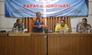 Staf Ahli Bupati Banjar Bidang Pembangunan Ekonomi dan Keuangan Ibrahim G Intan, Kamis (3/11/2022) di aula Badan Kesbangpol Banjar di Martapura. (Foto: Kominfo Kabupaten Banjar)