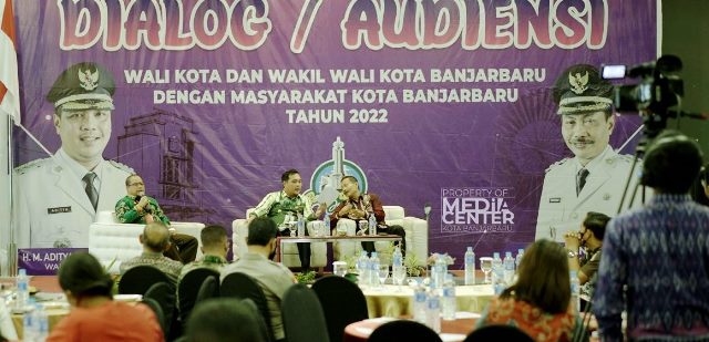 Dialog atau Audiensi Akhir Tahun 2022 Wali Kota dan Wakil Wali Kota Banjarbaru dengan masyarakat, Kamis (15/12/2022). (Foto: MedCen Bjb/Katajari.com)