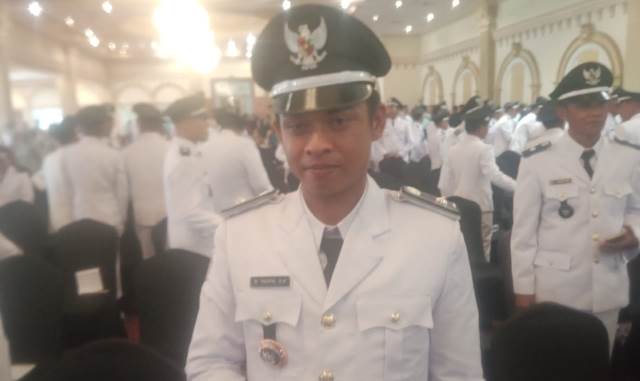 Pambakal terpilih dan termuda Desa Pejambuan Kecamatan Sungai Tabuk Kabupaten Banjar, Muhammad Taufiq, Kamis (29/12/2022) di Grand Dafam Q Hotel Kota Banjarbaru. (Foto: Katajari.com)