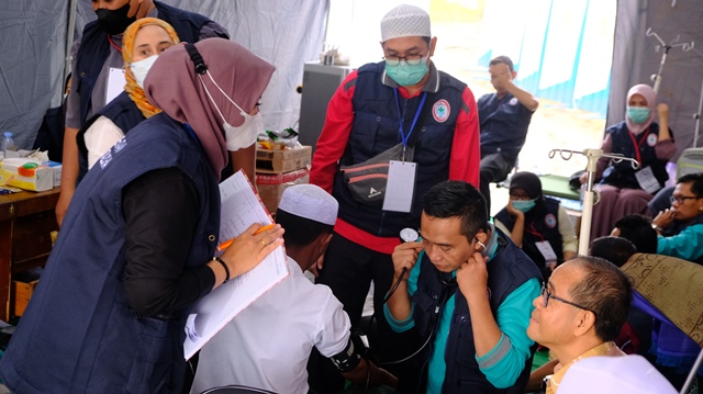 Posko relawan kesehatan di lokasi haul, Kampung Keramat Kecamatan Martapura Timur, Kamis (26/1/2023) malam. (Foto: Humas RSUD Ratu Zalecha Martapura)