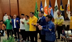 Para petinggi dari Delapan parpol berkumpul di Hotel Dharmawangsa, Minggu (8/1/2023). (Foto: Suara.com/Novian)