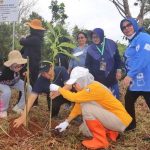 Fasilitasi IKA Fahutan ULM Tanam Dua Ribu Bibit Pohon  