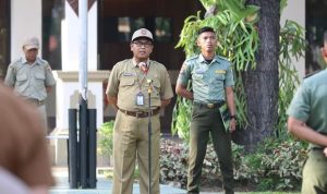 Alip Winarto melalui apel Senin (20/2/2023) pagi menyampaikan informasi kegiatan imbal jasa Taman Hutan Raya (Tahura) Sultan Adam Mandiangin. (Foto: Dishut Kalsel/Katajari.com)