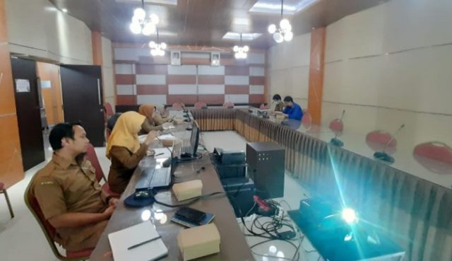 Rapat koordinasi persiapan penyusunan JAKSTRADA SPAM dilaksanakan Senin (13/02/2023) bertempat di Aula Bauntung Bappedalitbang Kabupaten Banjar di Martapura. (Foto: Bappedalitbang Kabupaten Banjar)