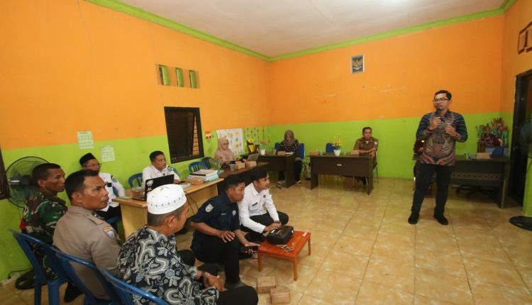 Komisi Pemberantasan Korupsi (KPK) RI melakukan observasi calon nominasi percontohan desa anti korupsi di Desa Cabi Kecamatan Simpang Empat Kabupaten Banjar, Selasa (14/2/2023) siang. (Foto: Kominfo Kabupaten Banjar)