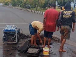 Pipa di Jalan Angkasa Bocor, PTAM Intan Banjar Lakukan Perbaikan