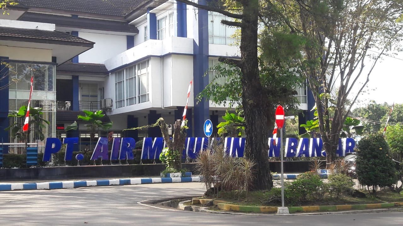 PT Air Minum Intan Banjar (Perseroda) di Jalan Pangeran Hidayatullah Kota Banjarbaru. (Foto: Dok. Katajari.com)