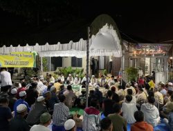 Paman Birin Sahur Bersama Barito Putera dan Warga Mantuil