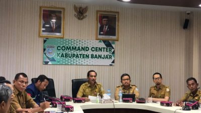 Pemerintah Kabupaten Banjar melaksanakan rapat via zoom dengan Kementerian kominfo RI tentang pengajuan proposal wilayah blank spot dan sinyal lemah, di Command Center Manis, Martapura, Selasa (20/6/2023) pagi. (Foto: Kominfo Kabupaten Banjar/Katajari.com)