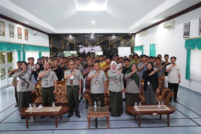 PPIU Kalsel menggelar Bimbingan Teknis Bagi Wirausaha Pemula berupa Teknik Budidaya Cabai. (Foto: Tim Ekspos SMK PP Negeri Banjarbaru/Katajari.com)