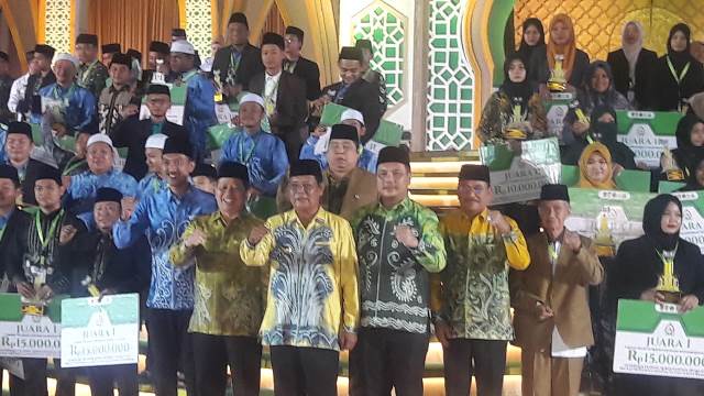 Gubernur Kalsel H Sahbirin Noor saat penutupan MTQN XXXIV di Kota Banjarbaru, Kamis (27/7/2023) malam. (Foto: Katajari.com)