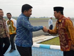 Menteri Hadi Tjahjanto Disambut Paman Birin dan Tari Baksa Kambang