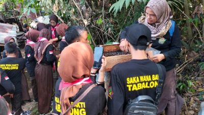 Perkenalan terhadap Madu Kelulut menjadi materi topik  yang dikenalkan pada pertemuan Saka Wana Bakti, bertempat di Aula Kesatuan Pengelolaan Hutan (KPH) Tabalong, Sabtu (12/08/2023). (Foto: KPH Tabalong/Katajari.com)