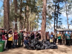 KPH Tanah Laut Lakukan Aksi Bersih Sampah Pada HKAN 2023