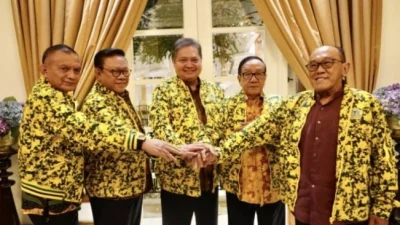 Tiga Ketua Dewan Partai Golkar Dukung Airlangga dan Tolak Munaslub