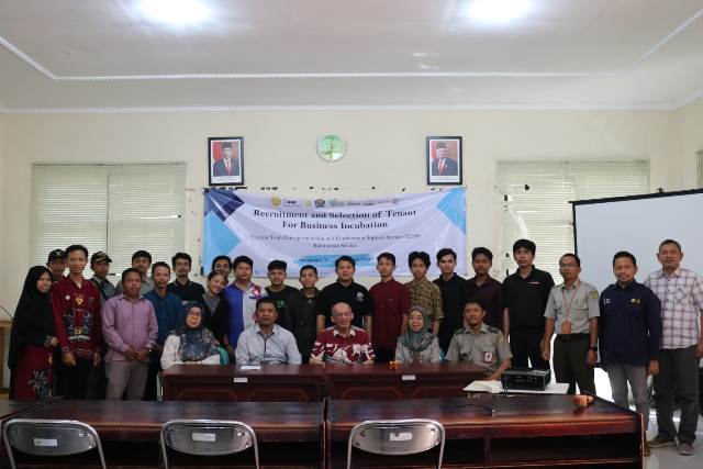 Kegiatan Public Hearing dan Sosialisasi Inkubator Bisnis, bertempat Aula SMK PP Negeri Banjarbaru, Senin (31/7/2023) (Foto: Tim Ekspos SMK PP Negeri Banjarbaru/Katajari.com)