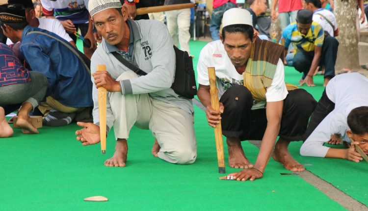 Lomba tradisional balogo di Jalan Kenanga, Martapura, Selasa (22/8/2023) pagi. (Foto: Kominfo Kabupaten Banjar/Katajari.com)