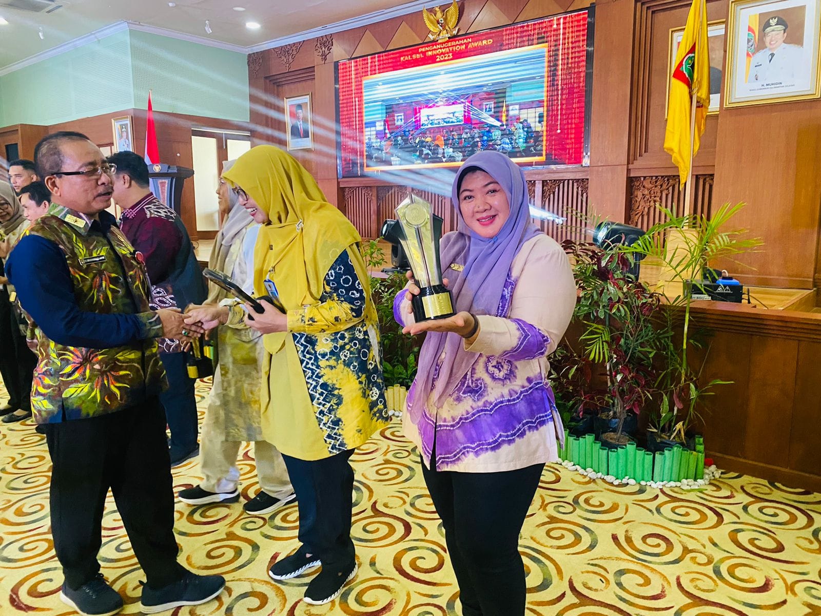 Dinas Kehutanan (Dishut) Provinsi Kalimantan Selatan (Kalsel) berhasil meraih juara 2 dalam lomba Kalsel Innovation Award (KIA), Kamis (31/8/2023). (Foto: Dinas Kehutanan Kalsel/Katajari.com)