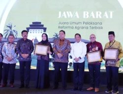 Pemerintah Pusat Anugerahkan Penghargaan Nasional Untuk Gubernur Kalsel