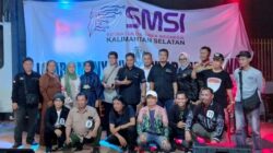 Panitia dan juri bersama juara lomba menyanyi antar wartawan, Sabtu (23/12/2023) di Booze Karaoke Lounge & Resto Jalan Veteran Kota Banjarmasin. (Foto: SMSI Kalsel/Katajari.com)