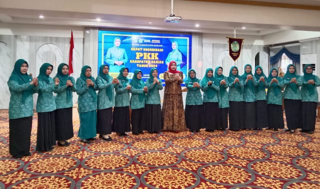 TP PKK Kabupaten Banjar menggelar Rapat Koordinasi (Rakoor) Tahun 2024 membahas rencana program kerja, Senin (22/1/2024) di Mahligai Sultan Adam Lantai 2, Martapura. (Foto: DKISP Kabupaten Banjar/Katajari.com)