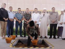 Peletakan Batu Pertama Pembangunan Kantor KPU dan Bawaslu Kalsel
