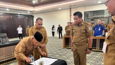 Haji Muhammad Rusli Tandatangan Piagam Audit Internal Tata Kelola Pemerintahan