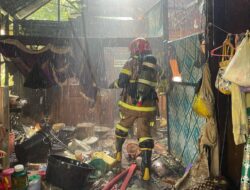 Lansia di Desa Tambak Baru Harus Kehilangan Rumah Akibat Kebakaran