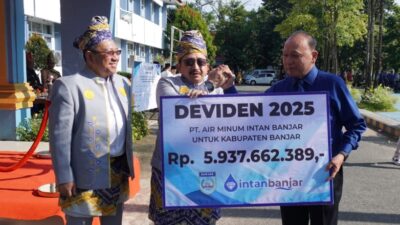 PT Air Minum Intan Banjar Menyerahkan Dividen Laba Bersih Pemkab Banjar
