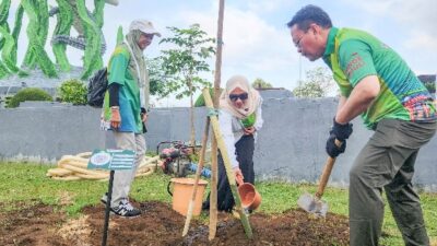 Pj Wali Kota Banjarbaru Tanam Pohon Menandai Rangkaian Munas VII APEKSI