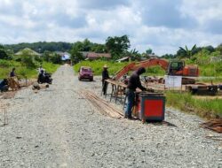 Pembangunan Jembatan di Kelurahan Cempaka Diduga Serobot Lahan Warga