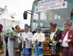 Bupati Kotabaru Meluncurkan Operasional Baru Angkutan Perintis