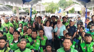 Lisa Halaby dan PAN Banjarbaru Berbagi Kebahagiaan Iduladha Dengan Komunitas Ojek Online