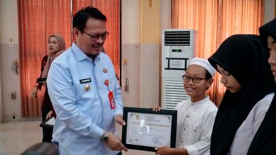 Sebanyak 1.183 Siswa Program Pendidikan Kesetaraan di Banjarbaru Menerima Ijazah Kelulusan