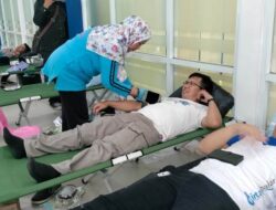 Kegiatan Sosial Donor Darah di Kantor PT Air Minum Intan Banjar