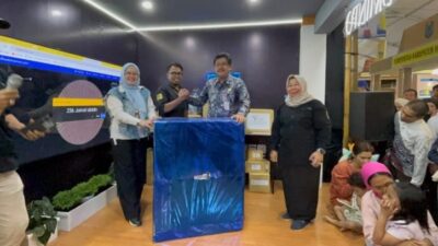 Muhammad Muslim Menutup Resmi Stan Dinas Kominfo Kalsel