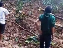 Diguyur Hujan Deras, Akses Jalan di Paramasan Sempat Tertimbun Longsor