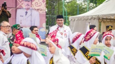 Pawai Ta’aruf Hari Santri Nasional dan Kartafest Kota Banjarbaru
