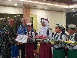 Penyerahan Bantuan Perlengkapan Sekolah di Kabupaten Kotabaru