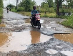 Berbenah di Pusat Kota Martapura, Jalan Candra Kirana Terkesan Diabaikan