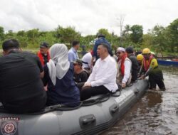 Gus Ipul Meninjau Lokasi Pengungsian Korban Terdampak Banjir di Kabupaten Banjar