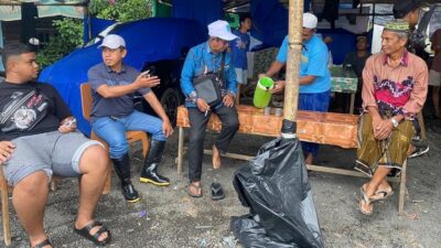 Habib Umar Sambangi Korban Banjir di Kecamatan Martapura Timur