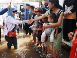 Fathul Jannah Menyalurkan Bantuan Sembako Warga Terdampak Banjir di Jejangkit