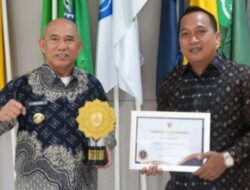 Kotabaru Mendapatkan Penghargaan Universal Health Coverage Award 2026 kategori Madya