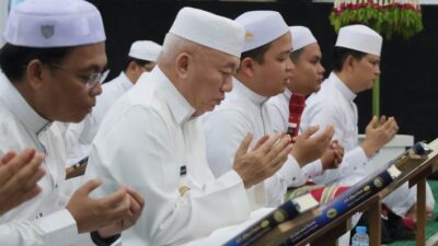 Gubernur Muhidin Diikuti Pejabat Pemprov Kalsel Mengadakan Khataman Al Qur’an