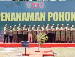 Pangdam Tambun Bungai Tanam Pohon Bersama Gubenur Kalsel dan Kalteng di Markas Kodam XXII/TB Palangkaraya.