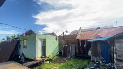 Tujuh Rumah di Benua Anyar Diterjang Angin Puting Beliung