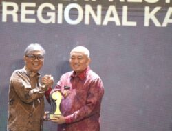 Gubernur Muhidin Menerima Penghargaan Nasional Turunkan Stunting dan Kemiskinan