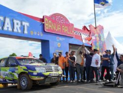 Gubernur Muhidin Melepas Resmi Peserta Kejurnas Rally Balap Mobil Bergengsi